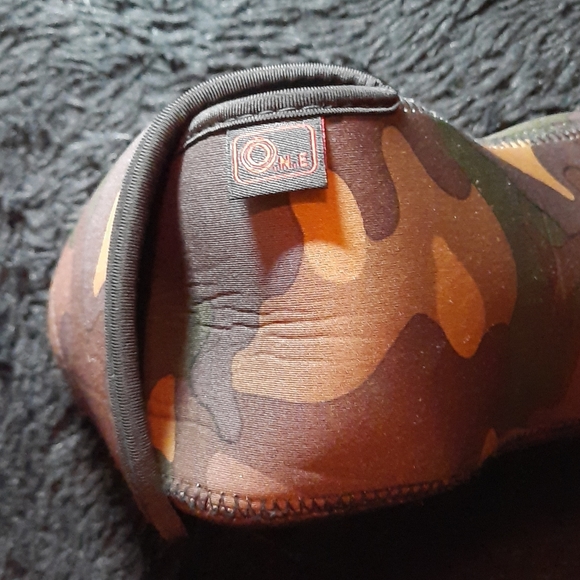 Padded Camera Soft Case - Picture 2 of 4